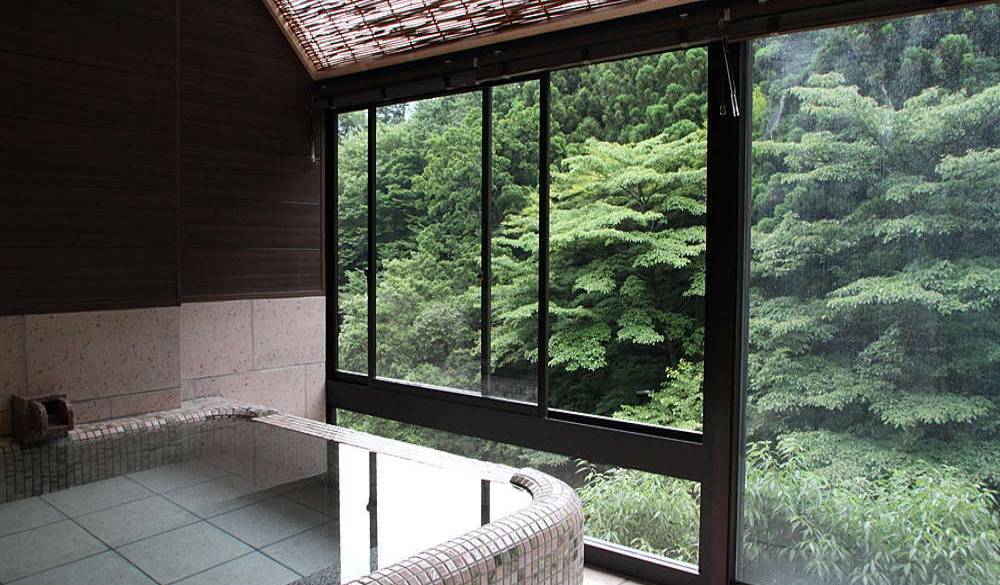 3ヶ所ある貸切風呂で
早めに入浴タイム♪ / 2