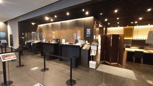 フロントはゆったり