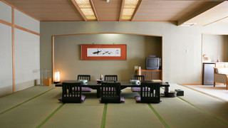大部屋　喫煙可