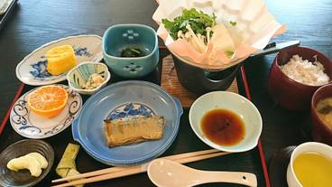 食事・飲み物 / 3