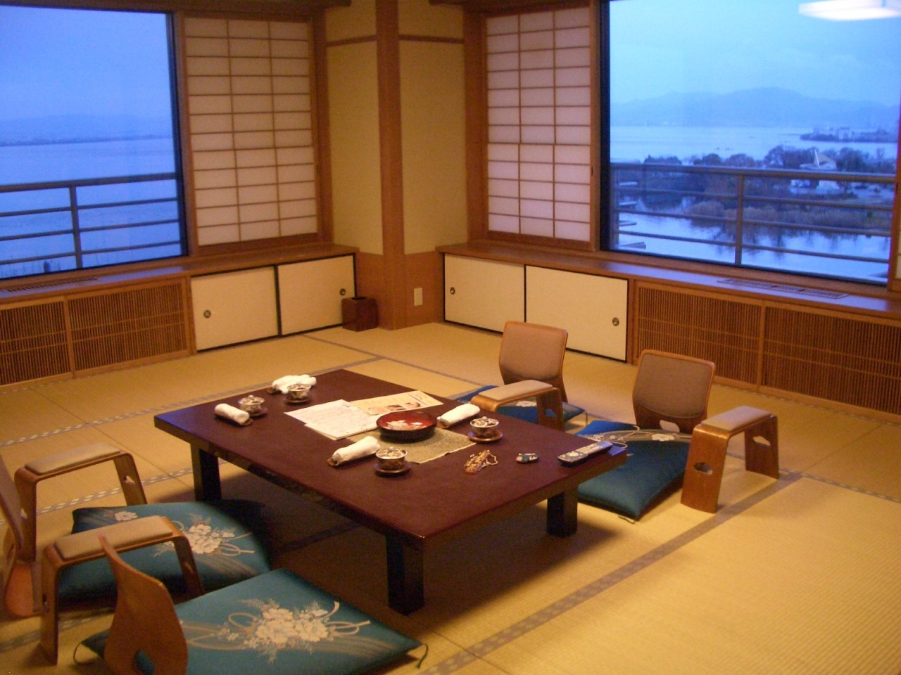 琵琶湖一望の展望大浴場・客室の広い旅館3396672