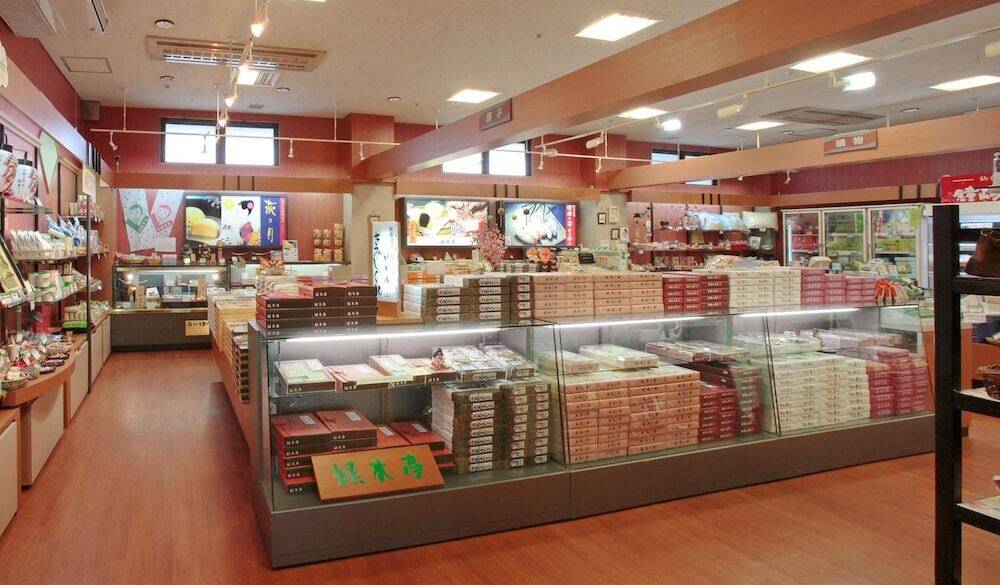 館内のおみやげ屋 / 1