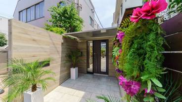 施設の入り口 / 6