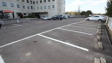 駐車場 / 4