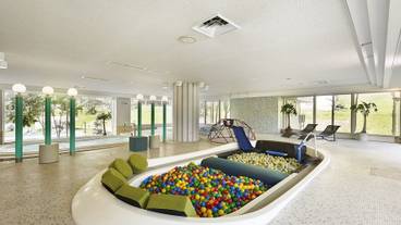 屋内 / 屋外プール / 8