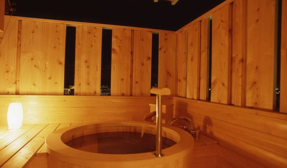 楓の棟Aタイプスイート和洋室② / 2