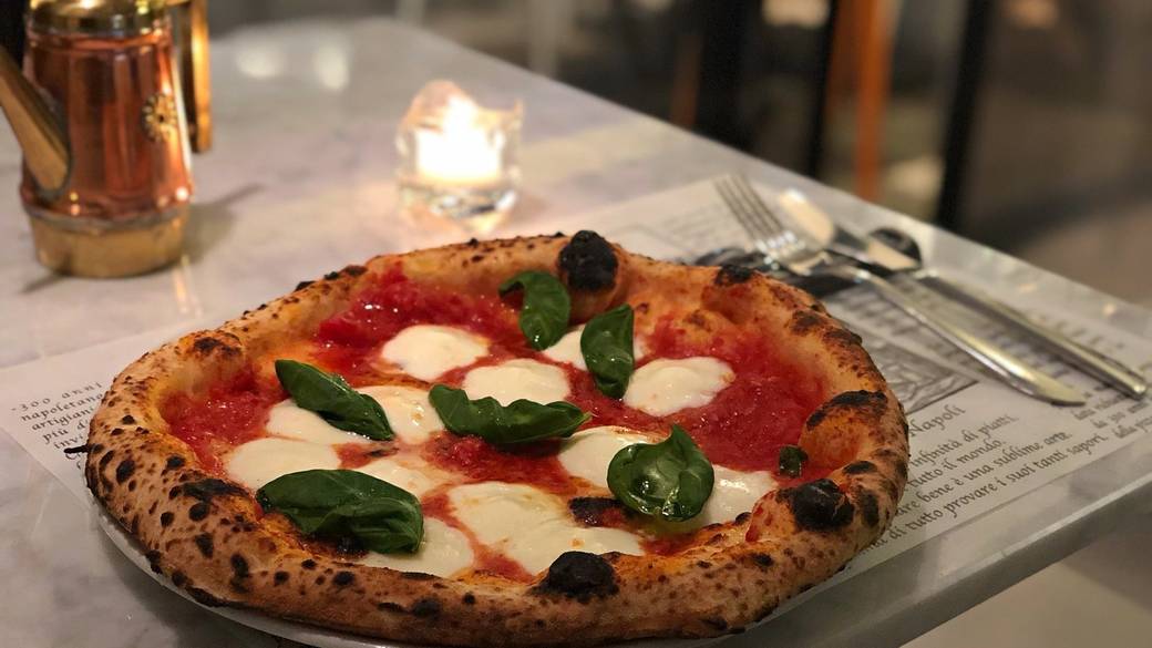 ランチには
本場イタリアのピザを / 1