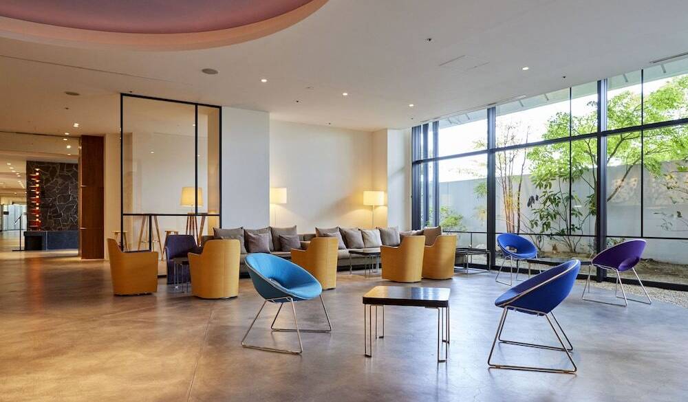 ロビーラウンジ / 2