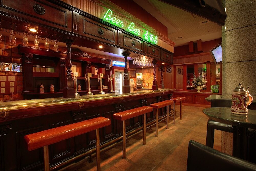 ビールカウンター「麦酒家（びーるや）」