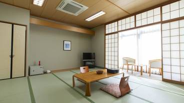 客室 / 9