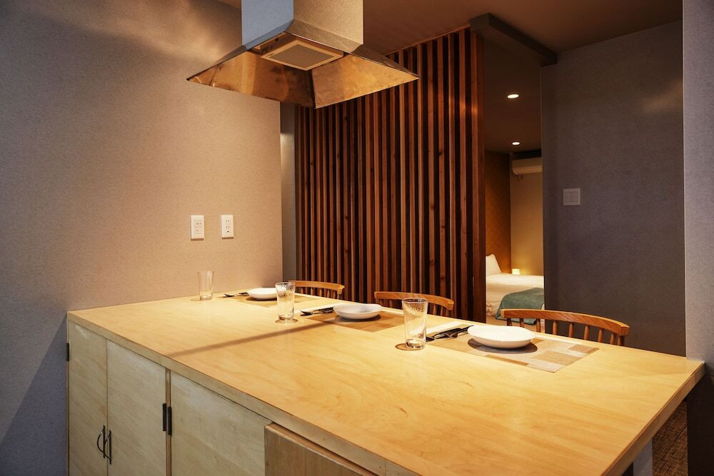 客室内のダイニングエリア