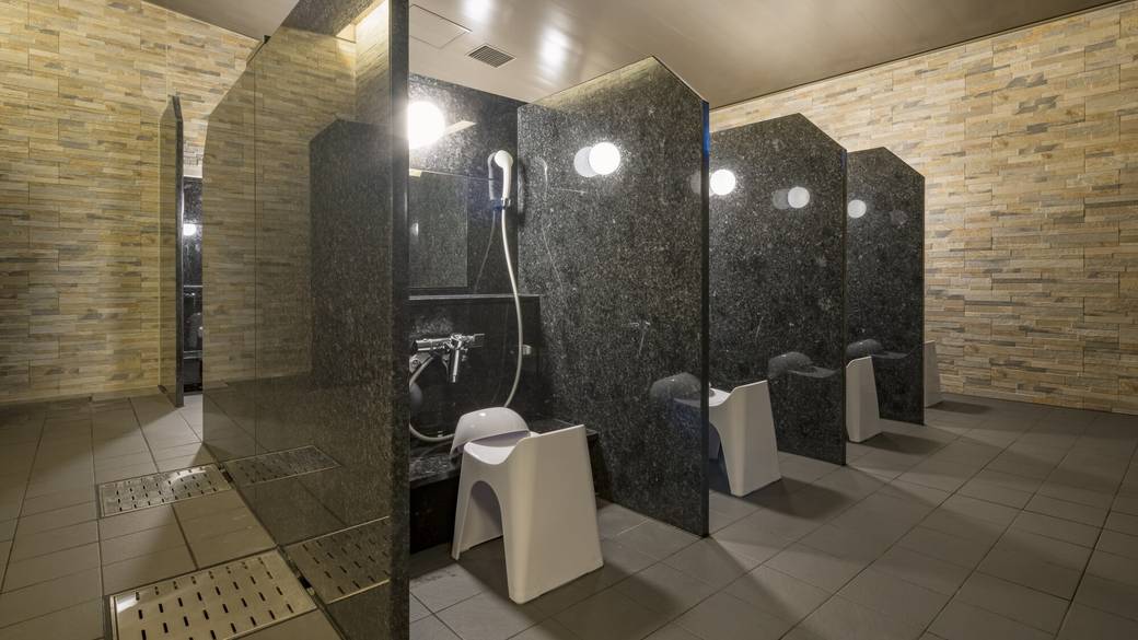 大浴場の洗い場 / 2