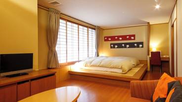 客室 / 6