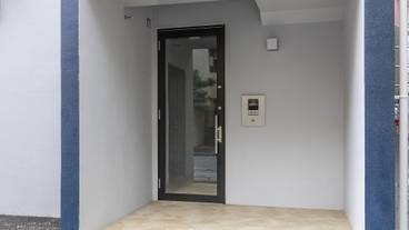 施設の入り口 / 11