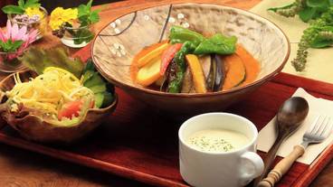 食事・飲み物 / 22