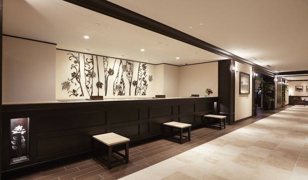 愛犬家のためのホテルに
チェックイン / 2