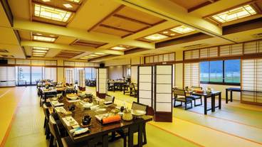 旅館のお食事処 / 37