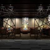 ソファのあるラウンジスペース / 3