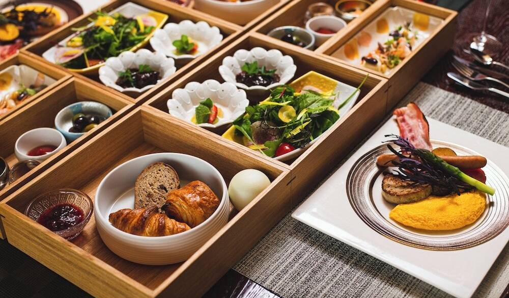 お重入りの
ほっこりする和朝食 / 3