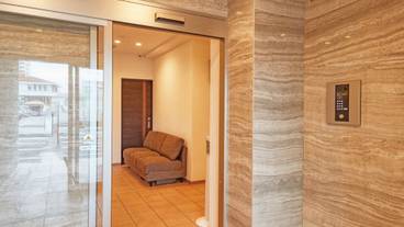 内部エントランス / 2