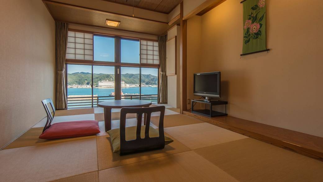 のどかな内浦湾を見て
何もしない贅沢を / 2