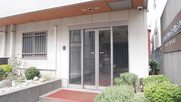 施設の入り口 / 19