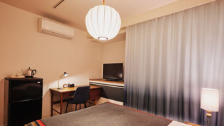 [専用バス・トイレ付] ダブルルーム (ベッドサイズ140 cm)