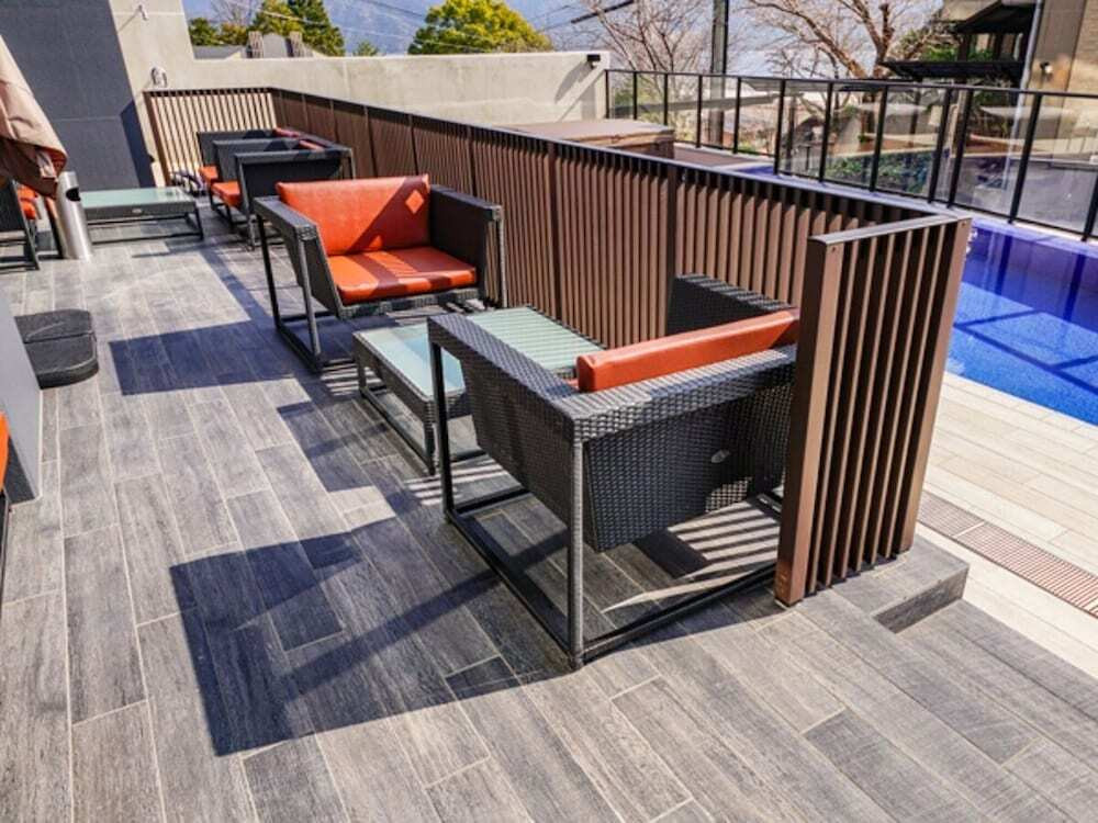 プールサイドバー