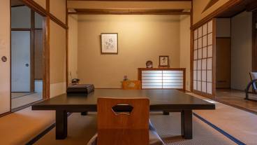 客室 / 30