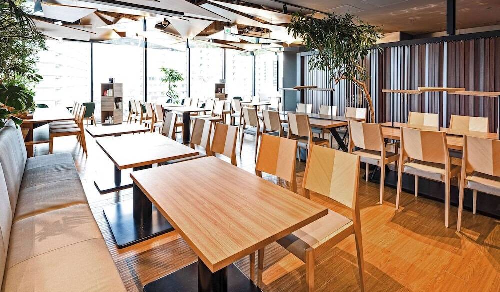 ライブラリーカフェ テーブル席 / 4