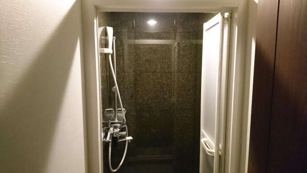 バスルームのシャワー