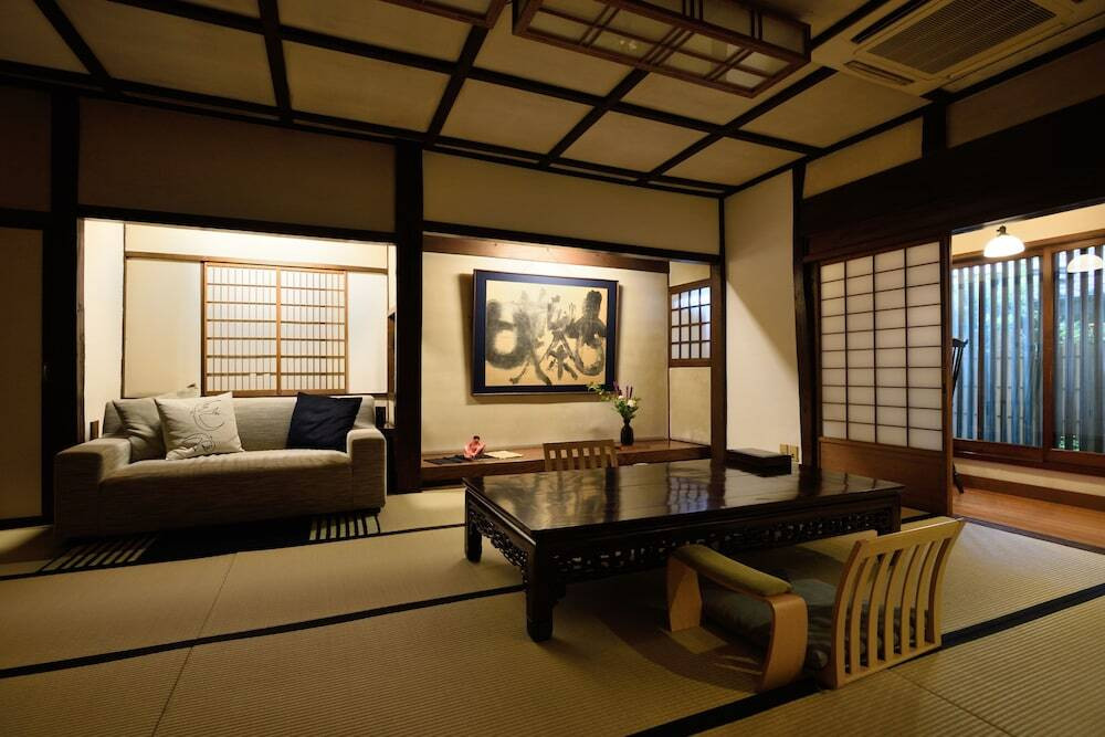 米蔵や道具蔵などを改築した和モダンな客室で雅な倉敷ステイ4009359