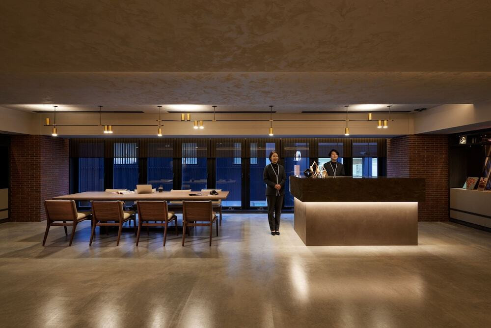 ロビーラウンジ