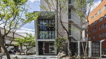 施設の入り口 / 13