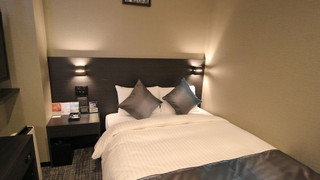 ダブルルーム(喫煙、ユニットバス)