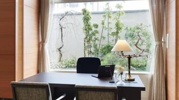 コンシェルジュ デスク / 1