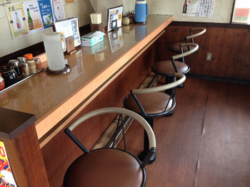 「ラーメンダイニング絆」内観 1083160 2014/09/15    カウンター4席