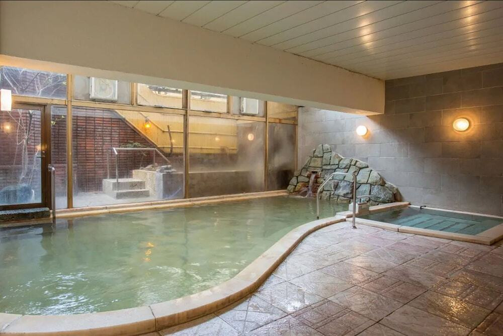 温泉につかって、約25種類の朝食バイキングを食べて4247636