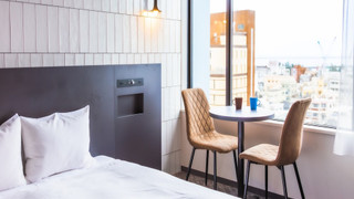 スタンダード ダブルルーム クイーンベッド 1 台 禁煙 オーシャンビュー