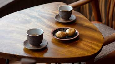 大黒饅頭とお茶 / 1