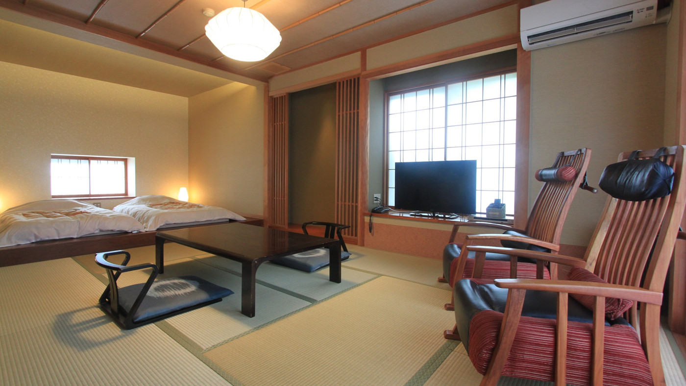 15.別荘のような露天風呂付き客室がおすすめ！「温泉旅館 湯さか荘」4250582