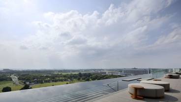 インフィニティ プール / 16