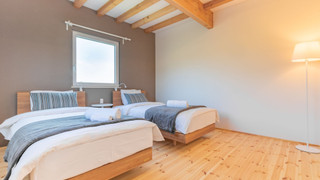 2ベッドルーム+1スタディオベッドルーム デラックスコテージ (連泊限定)