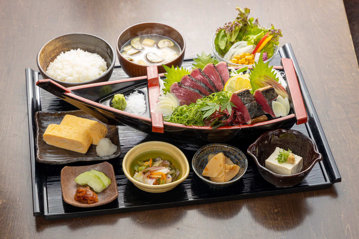 高知グルメを使った朝定食はいかが？4229970