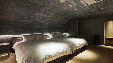 スイート 海／寝室 / 2