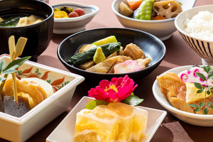 日替わりの名物料理も楽しみ