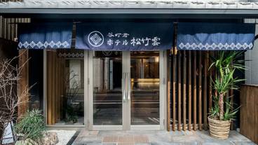 施設の入り口 / 11