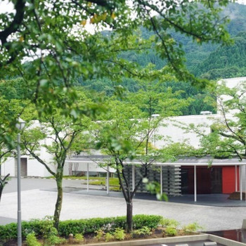 川の畔にあるスモールラグジュアリーホテル3507188