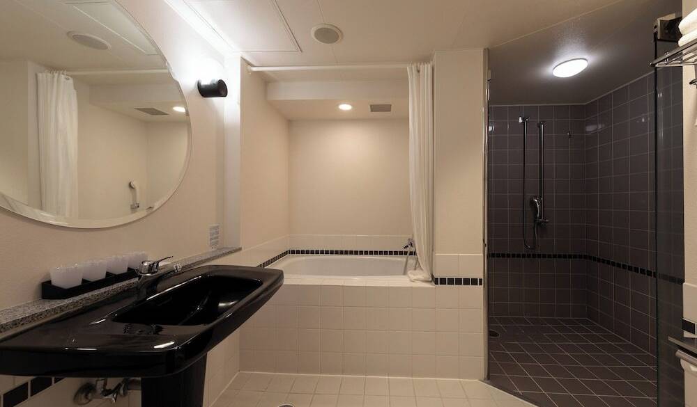 使いやすい広々バスルーム / 1