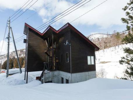 Nozawa House / 3